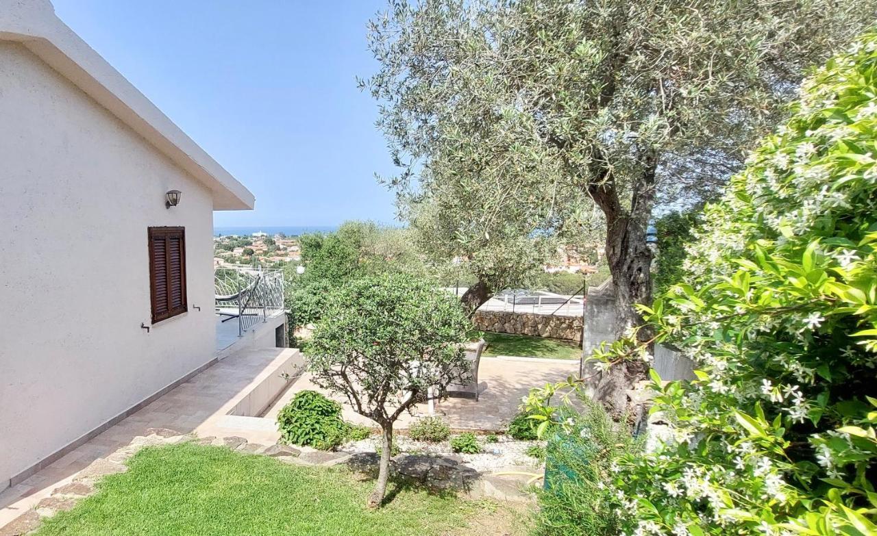 Iss Travel, Sea View Apartment Il Corbezzolo - Ground Floor With Air-Condition سان تيودورو المظهر الخارجي الصورة